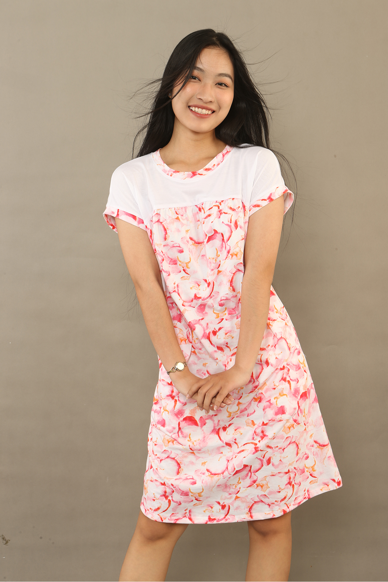 Đầm tay liền hồng loang dài
