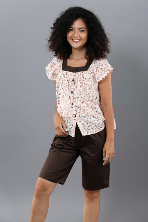 Bộ cổ vuông hoa nhí nâu quần lửng