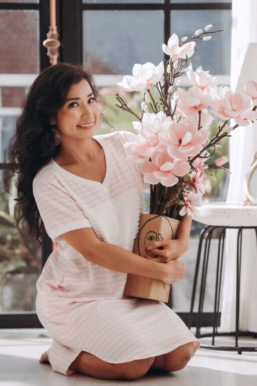 Đầm vạt bầu sọc hồng