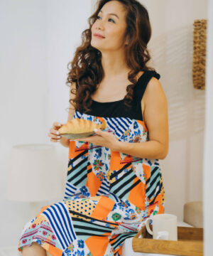 Đầm hai dây cột vai họa tiết vải chắp