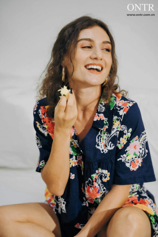 Bộ tay lỡ hoa nền xanh đen